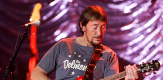 Razširila naj bi se lažna novica, da je umrl ta slavni pevec – vendar pozor! Pevec je živ.