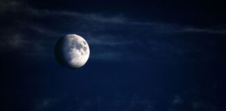 Astronomi odkrili še eno Luno