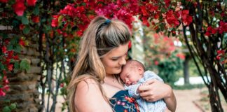 Zakaj bi bilo dobro, da bi bila mama doma z otroci prve tri leta njihovega življenja?