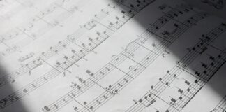 Mozart: genij, ki je sanjal glasbo, igral zavezanimi očmi in imel sestro, ki je bila še bolj nadarjena