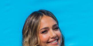 Jessica Alba končno srečna v objemu drugega? Nasmeh pove več kot besede