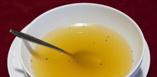 Babice so imele prav: goveja juha je skrivno orožje za mladost, sklepe in kožo!