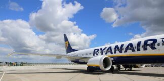 Konec poceni letov? Iran blokira Hormuz – Ryanair in Wizz Air že dvigujeta cene za 30 %