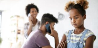 Odsotni starši: posledice, ki se pogosto pokažejo šele v odraslosti