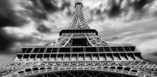 Eifflov stolp: turistična znamenitost ali v resnici nekaj skritega?