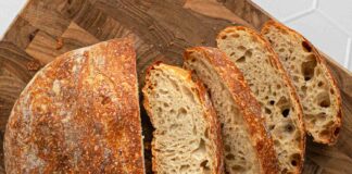 Ali ste že preizkusili ta recept za noro dober kruh brez gnetenja?