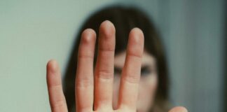 Posesivnost v odnosu: Ljubezen ali tiho uničevanje?