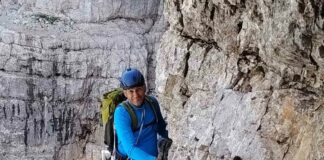 Janez Janša znova v triglavski steni, družbo mu je delal radovedni kozorog