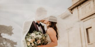 Kje v Evropi se največ poročajo in kje največ ločujejo? Slovenija preseneča na obeh lestvicah
