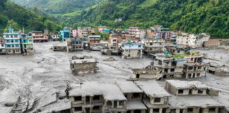 Groza: Nepal prizadela huda katastrofa